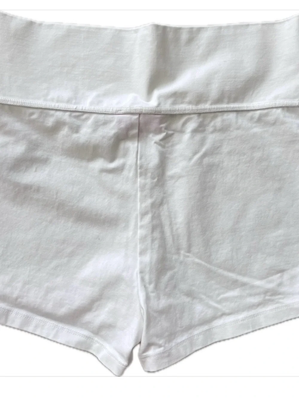 Edikted White Pablo Foldover shorts size medium - like new - Picture 5 of 6